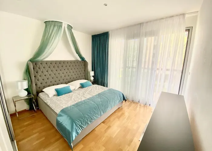 Apartment Korunni Dvur 130M2, 2 Free Parkings