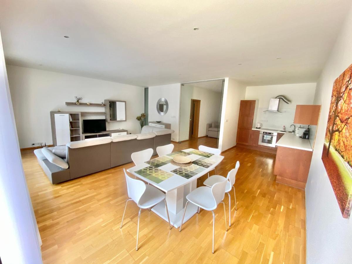 Korunni Dvur Apartment *