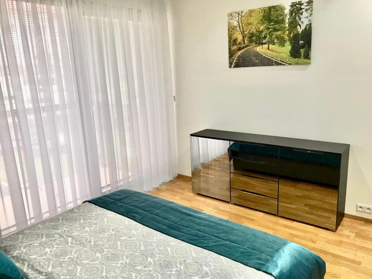 Appartement Korunni Dvur 130m2, 2 Free Parkings *
